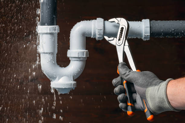 Professional Emergency Plumber technician working in Center Valley, PA